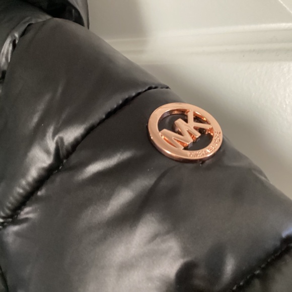 Michael Kors Toddler Girls Heavy Weight Coat, size 3T - Picture 4 of 15